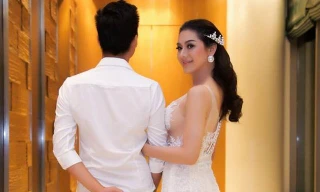 Lâm Khánh Chi tiết lộ say nắng người đàn ông có tên V.T khi tham gia một gameshow vào năm 2015 tại Thái Lan. 