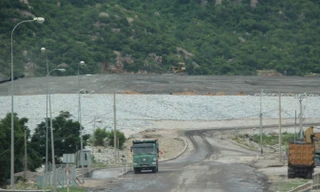 Cuộc sống thấp thỏm của người dân gần nhà máy điện Vĩnh Tân