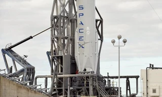 Space X chuẩn bị cho vụ phóng vệ tinh mới. Nguồn: Livemint.
