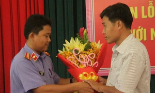 Buổi xin lỗi vì gây hàm oan người lái tàu tổ chức sáng nay 30/8. Ảnh: Tân Châu.