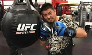 Võ sĩ MMA Từ Hiểu Đông. Ảnh: Sina.