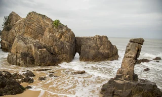 Tận thấy bãi đá độc đáo bên bờ biển Quảng Bình