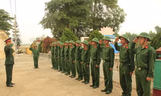 Cuộc sống ngày đầu của những chiến sĩ mới nhập ngũ