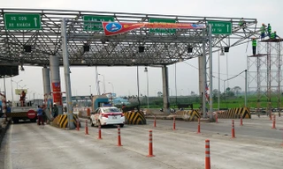 Hiện trường tháo dỡ trạm thu phí Đại Xuyên. Bảo An.