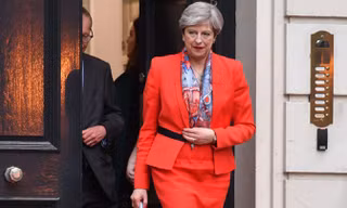 Thủ tướng Anh Theresa May hôm qua rời trụ sở đảng Bảo thủ ở London. Ảnh: Getty Images.