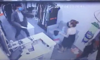 Hành động của teeb cướp đã bị camera ghi lại.