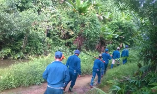 Lực lượng chức năng tại TT-Huế nỗ lực tìm kiếm nạn nhân mất tích giữa rừng sâu nhưng chưa có kết quả.
