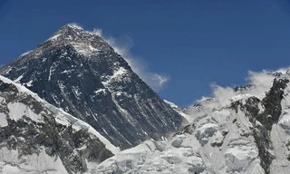 Toàn cảnh núi Everest, ngọn núi cao nhất thế giới với đỉnh cao 8.848 mét ở Nêpan, ngày 23/5/2013. Ảnh: Kyodo/TTXVN.