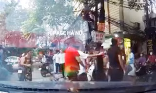 Điều tra vụ nữ tài xế ô tô bị đánh hội đồng sau va chạm giao thông 
