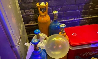 Công an Hà Nội thu giữ hơn 800 bình khí 'bóng cười’