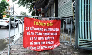 Hà Nội: Đặt biển cảnh báo, barie trước các quán hát không đảm bảo PCCC