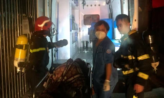 5 người thoát nạn trong đám cháy lúc rạng sáng