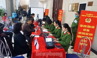 Hà Nội mở cao điểm 30 ngày đêm cấp CCCD gắn chip