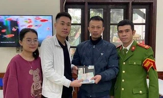 Nhận lại hơn 35 triệu đồng đánh rơi nhờ trong ví có CCCD gắn chip