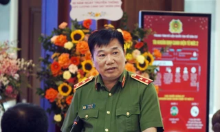 Cài ứng dụng VneID, người dân không cần mang thẻ bảo hiểm y tế khi khám chữa bệnh