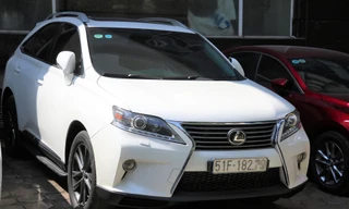 Lexus RX350 mang biển giả TP.HCM bị bắt ở Hà Nội