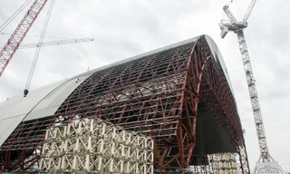 Gấp rút xây mái vòm khổng lồ, an toàn cho Chernobyl