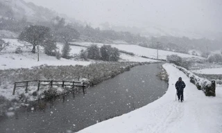 [ẢNH] Bão tuyết hoành hành ở Anh