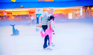 Trao học bổng tìm kiếm tài năng sân băng Vinpearl Land Ice Rink 2015