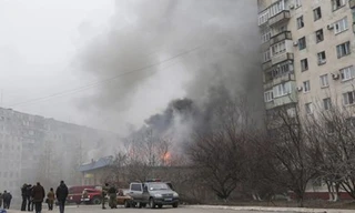 Hàng chục người thương vong khi thành phố Mariupol, miền đông Ukraine bị bắn phá mấy ngày qua. Ảnh: NBC News