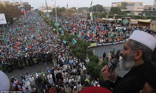 [ẢNH] Biểu tình lớn phản đối Charlie Hedbo, tẩy chay hàng Pháp