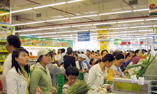 Từ ngày 5-8, các siêu thị Co.op Mart không còn bày bán sản phẩm của Vedan. Ảnh: Huy Thịnh