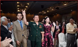 Lê Xuân Giang (Lê Xuân Hà), mặc bộ quân phục cùng bộ sậu của Liên Kết Việt đã bị bắt về hành vi lừa đảo chiếm đoạt tài sản.