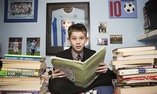 Thần đồng 11 tuổi Kian Hamer sở hữu số điểm IQ cao hơn cả thiên tài Einstein.