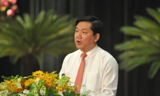 Bí thư Đinh La Thăng nhấn mạnh rằng những tồn tại hiện nay là thách thức lớn đối với khát vọng của thành phố mong sớm trở lại ánh hào quang của Hòn ngọc Viễn Đông trước đây