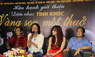 Nhạc sĩ Nguyễn Quang và các nghệ sĩ có mặt trong buổi giới thiệu chương trình.