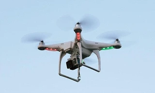 Ở Italy, luật pháp quy định rất nghiêm ngặt về việc vận hành các thiết bị tương tự như máy bay không người lái. Ảnh: Alamy.