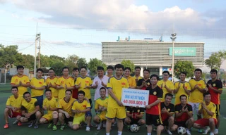 Bí thư Tỉnh ủy Nghệ An đá bóng gây quỹ từ thiện