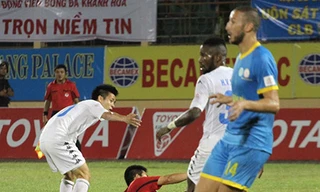 Văn Quyết cho biết anh bất ngờ sau khi nhận thẻ đỏ