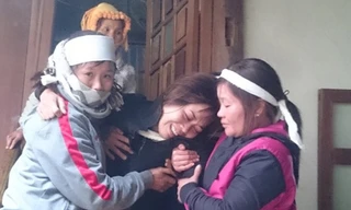 Chị Túc - vợ nạn nhân Danh đau đớn trước cái chết của chồng 