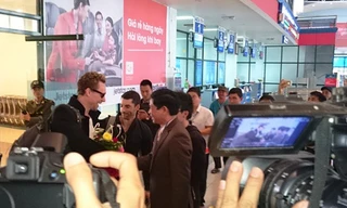 Rất đông người hâm mộ chào đón sự xuất hiện của dàn sao Hollywood tại Quảng Bình trong những ngày qua.