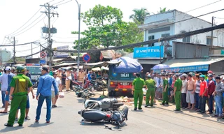 Công an khám nghiệm hiện trường vụ tai nạn