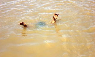 Ba học sinh lớp 1 chết đuối dưới kênh