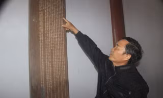 Ông Tháp cho biết, dưới sự tác động của bom đạn, sự bào mòn của thời gian mà khoán ước không hề bị hư hỏng, đó là điều kỳ diệu