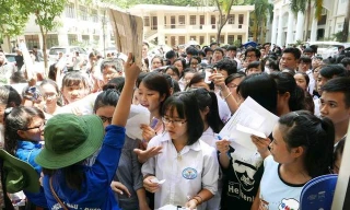 Thí sinh dự thi vào ĐH QGHN năm 2015