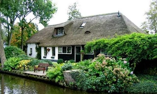 Ngôi làng đẹp như chốn thần tiên ở Hà Lan