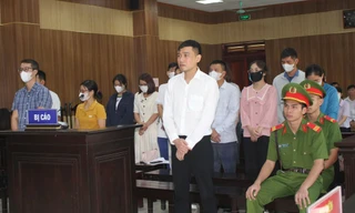 Thủ đoạn 'đẩy' dân gặp 'cò' của nhóm cán bộ chi nhánh văn phòng đăng ký đất đai