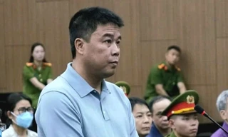 Chủ tịch Tập đoàn Phúc Sơn bật khóc khi nhắc nhớ về hoàn cảnh nghèo khó của gia đình lúc còn nhỏ