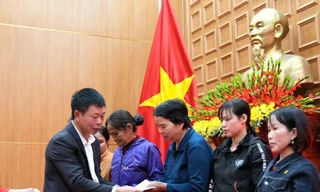 Quỹ Thiện Tâm, báo Tiền Phong trao quà Tết đến người khuyết tật huyện Ba Vì, Hà Nội