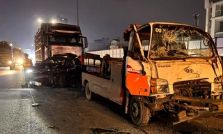 Hà Nội: Bốn ô tô va chạm liên hoàn tại Vành đai 3 trên cao 