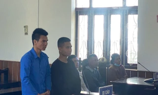 Hai bị cáo tại phiên tòa 