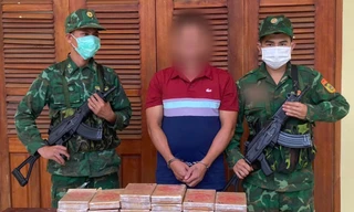 Bắt đối tượng vận chuyển 38 bánh ma túy từ nước ngoài về Việt Nam