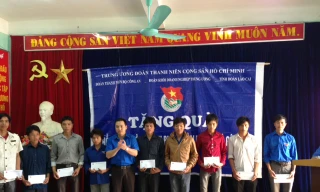 Đoàn khối DN T.Ư ủng hộ đồng bào Lào Cai 100 triệu