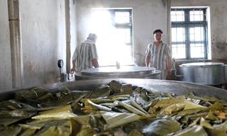 Những nồi bánh chưng ấm áp tình người ở trại giam ngày áp Tết 