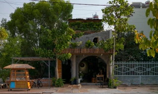 Mê mẩn với ngôi nhà như tổ dế mèn