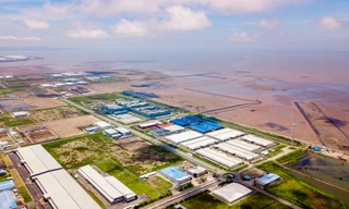 Đất công nghiệp hấp thụ cao kỷ lục